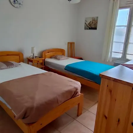 Maison Avec Piscine Privee, Dvm48 *